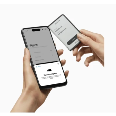 Ledger Stax 硬件钱包产品图